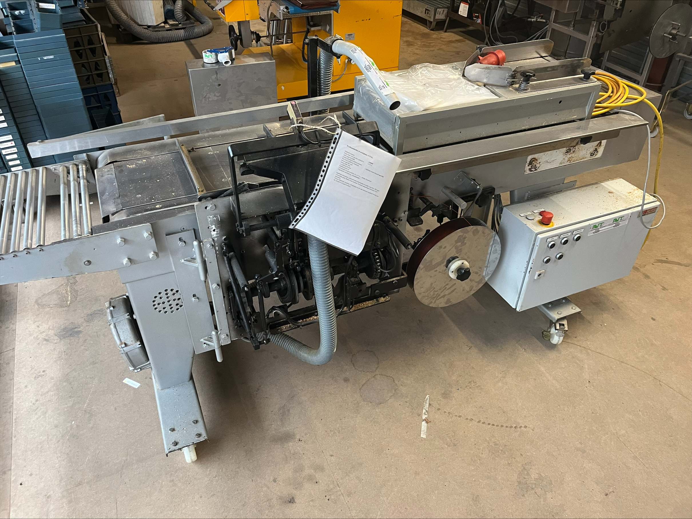 For sale object A240402 Steel Coated Hand Packaging conveyor including Hartmann, bandclip-closing unit .